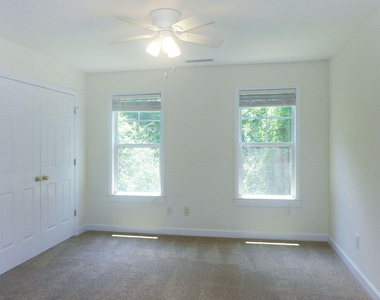 305 W Poplar Avenue - Photo Thumbnail 8