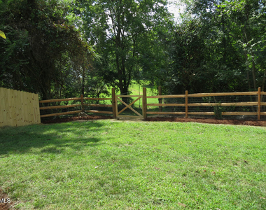 305 W Poplar Avenue - Photo Thumbnail 16
