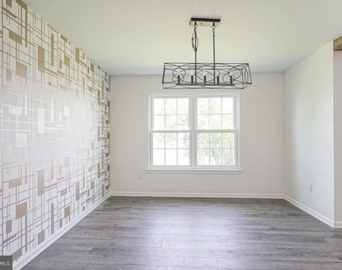 6201 Riverfront Drive - Photo Thumbnail 9