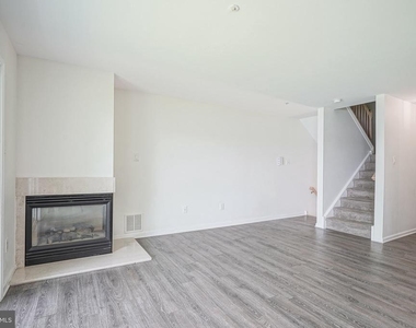 6201 Riverfront Drive - Photo Thumbnail 5