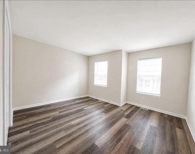 205 Chaucer Court - Photo Thumbnail 10
