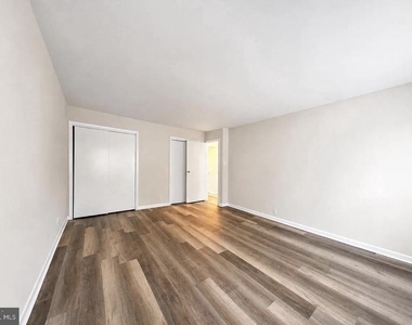 205 Chaucer Court - Photo Thumbnail 11