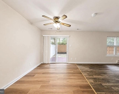 205 Chaucer Court - Photo Thumbnail 4