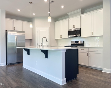 238 Deardom Way - Photo Thumbnail 2