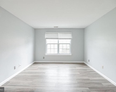 207 Sedgefield Drive - Photo Thumbnail 10