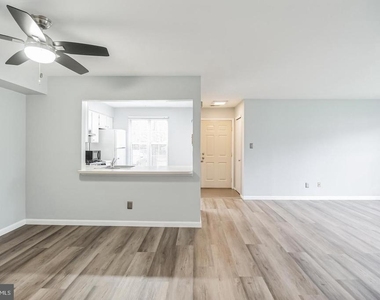 207 Sedgefield Drive - Photo Thumbnail 2