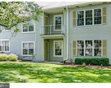 207 Sedgefield Drive - Photo Thumbnail 15
