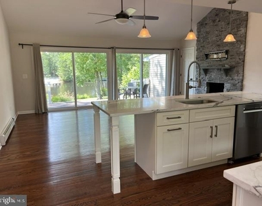 207 E Lake Boulevard - Photo Thumbnail 2