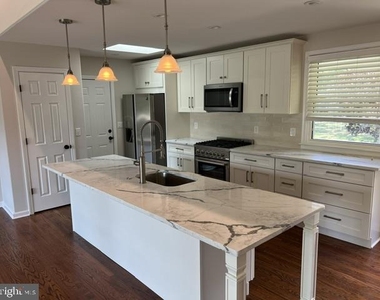 207 E Lake Boulevard - Photo Thumbnail 3