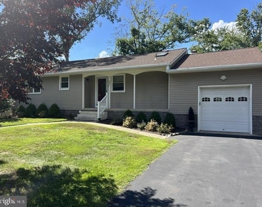 207 E Lake Boulevard - Photo Thumbnail 1