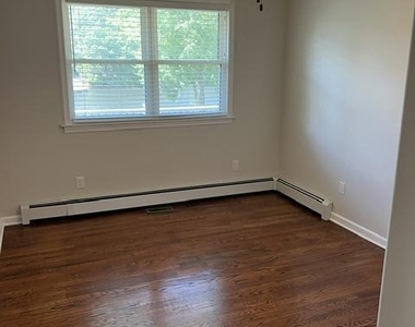 207 E Lake Boulevard - Photo Thumbnail 8