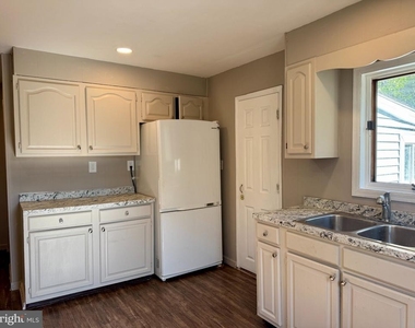 206 Arch Street - Photo Thumbnail 10