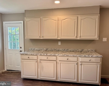 206 Arch Street - Photo Thumbnail 11