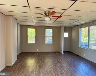 206 Arch Street - Photo Thumbnail 3