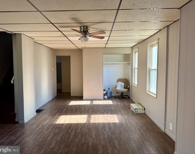 206 Arch Street - Photo Thumbnail 4