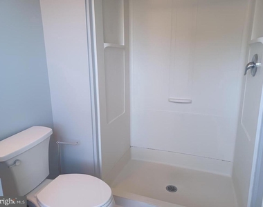 403 Roberts Lane - Photo Thumbnail 12