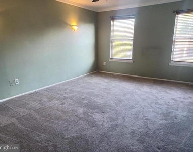 403 Roberts Lane - Photo Thumbnail 9