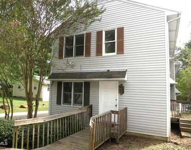 737 Edwards Street - Photo Thumbnail 11