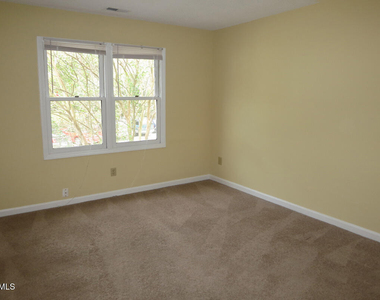 737 Edwards Street - Photo Thumbnail 8