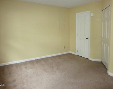 737 Edwards Street - Photo Thumbnail 7