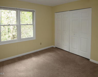 737 Edwards Street - Photo Thumbnail 10