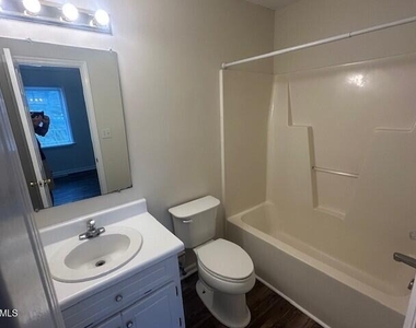 607 W Anderson Street - Photo Thumbnail 11