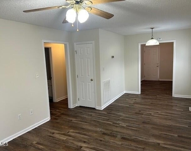 607 W Anderson Street - Photo Thumbnail 2
