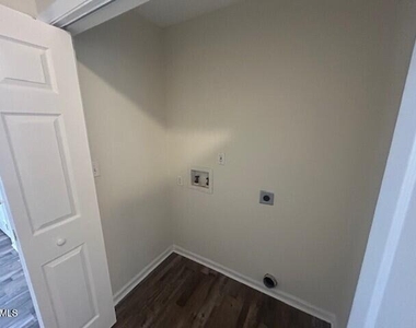 607 W Anderson Street - Photo Thumbnail 6