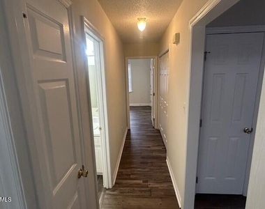 607 W Anderson Street - Photo Thumbnail 5