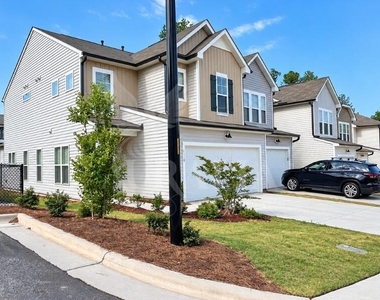 1110 Crater Lake Way - Photo Thumbnail 12
