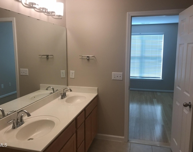 9807 Castain Drive - Photo Thumbnail 14
