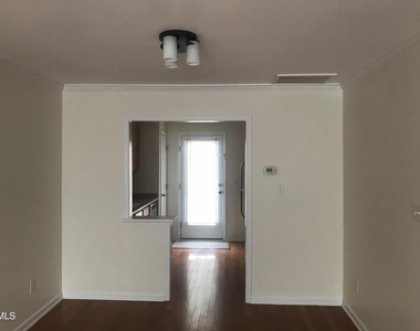 9807 Castain Drive - Photo Thumbnail 8