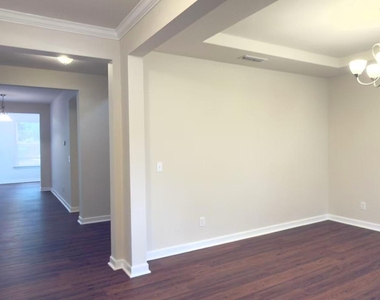 2059 Travern Drive - Photo Thumbnail 3