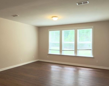 2059 Travern Drive - Photo Thumbnail 7