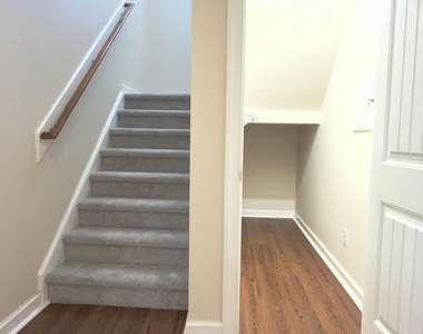 2059 Travern Drive - Photo Thumbnail 16