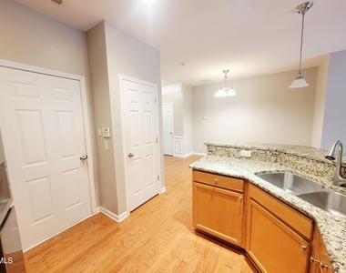 7248 Racine Way - Photo Thumbnail 8