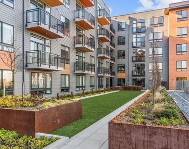 145 Riverhaven Drive - Photo Thumbnail 13