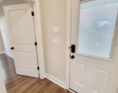 1433 Garner Road - Photo Thumbnail 15