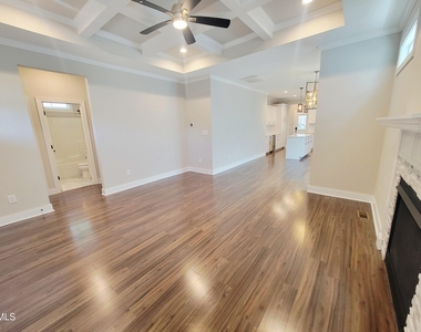 1433 Garner Road - Photo Thumbnail 3