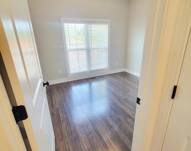 1433 Garner Road - Photo Thumbnail 36