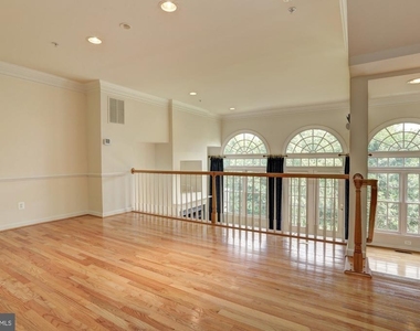 311 Oak Knoll Terrace - Photo Thumbnail 6