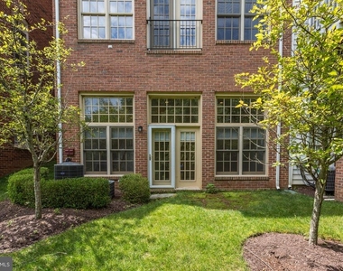 311 Oak Knoll Terrace - Photo Thumbnail 33