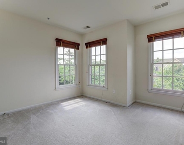 311 Oak Knoll Terrace - Photo Thumbnail 25