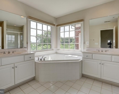 311 Oak Knoll Terrace - Photo Thumbnail 20