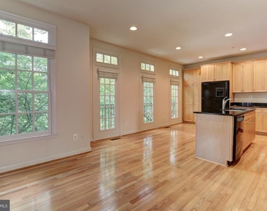 311 Oak Knoll Terrace - Photo Thumbnail 10