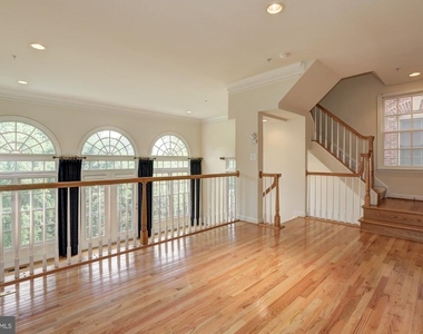 311 Oak Knoll Terrace - Photo Thumbnail 7