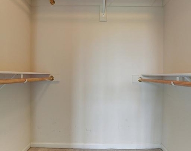 311 Oak Knoll Terrace - Photo Thumbnail 22