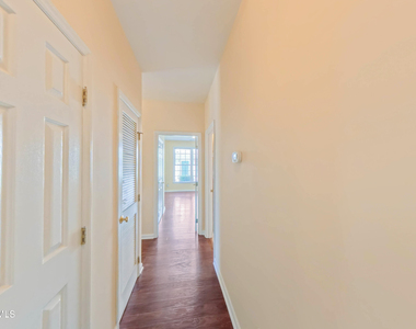 1511 Kudrow Lane - Photo Thumbnail 12