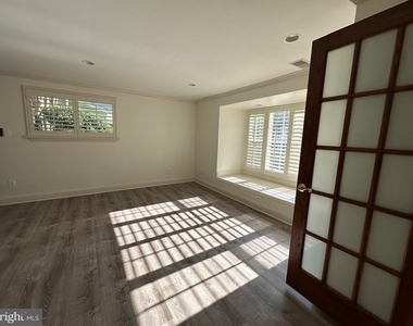 9203 Cedarcrest Drive - Photo Thumbnail 25
