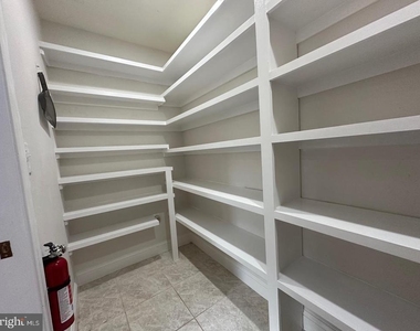9203 Cedarcrest Drive - Photo Thumbnail 16